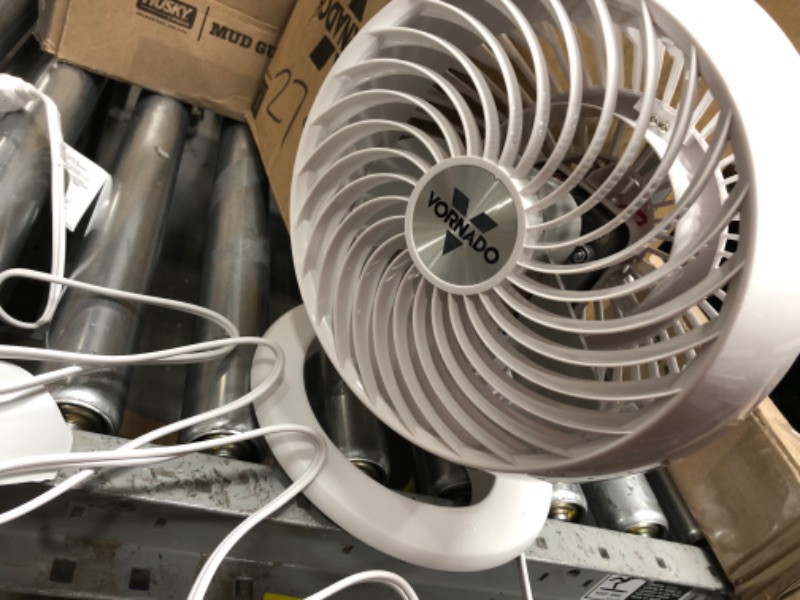 Photo 3 of **FUNCTIONAL BUT ONE PROPELLER IS BROKEN***
Vornado 460 Small Whole Room Air Circulator Fan with 3 Speeds, 460-Small, White White 460 - Small Fan