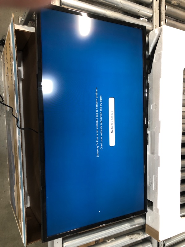 Photo 2 of SAMSUNG 40-inch Class LED Smart FHD TV 1080P (UN40N5200AFXZA, 2019 Model)