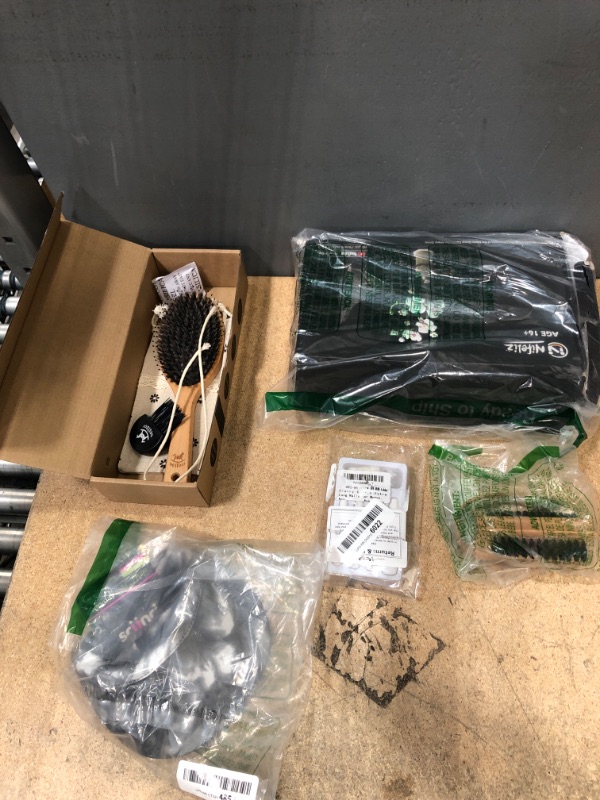 Photo 1 of 5 PCs of Assorted Miscellaneous Personal Accessories