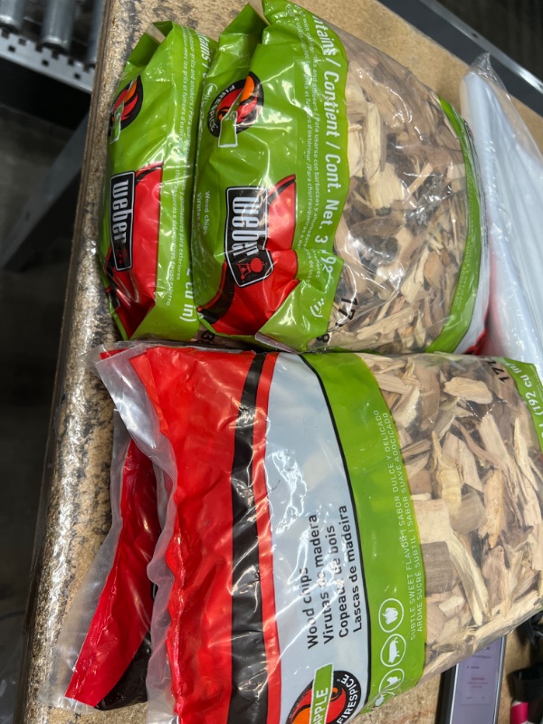 Photo 2 of 4 pack - Weber Apple Wood Chips, 192 Cu. In. bag

