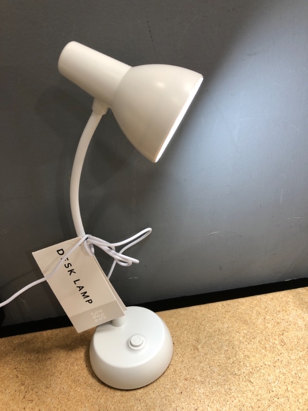 Photo 1 of Mini USB Desk Lamp 