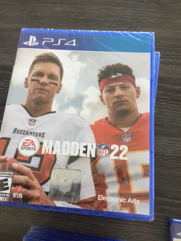 Photo 2 of Madden NFL 22 - PlayStation 4

