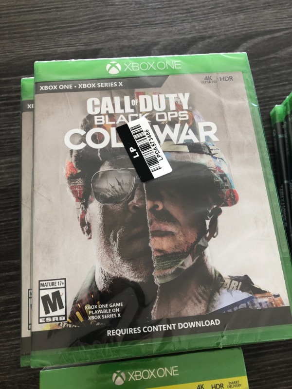 Photo 2 of Call of Duty: Black Ops Cold War (Xbox One)
