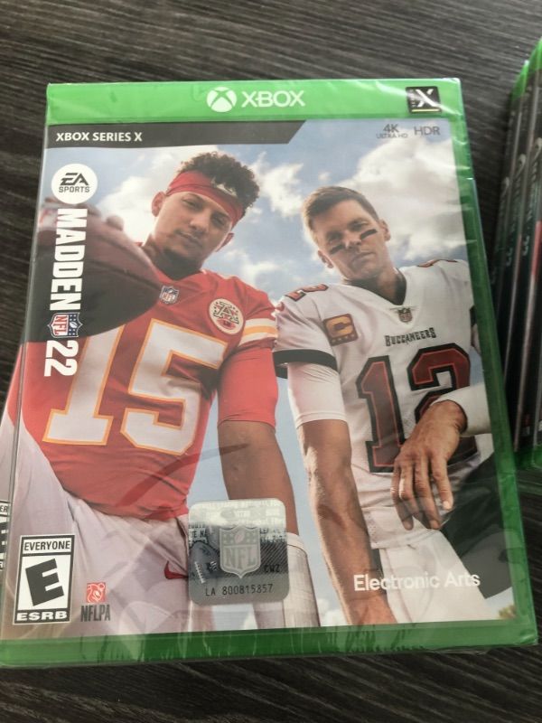 Photo 2 of Madden NFL 22 - Xbox Series X|S

