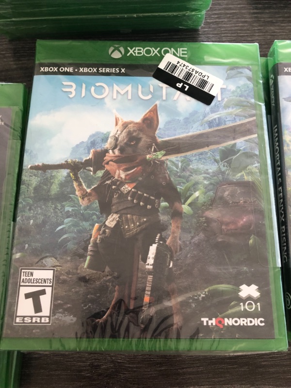 Photo 2 of Biomutant - Xbox One Standard Edition
