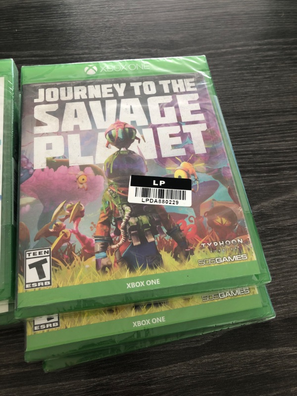 Photo 2 of Journey To The Savage Planet Xbox One - Xbox One
