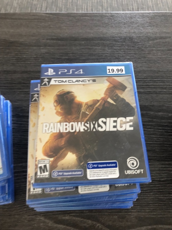 Photo 2 of Tom Clancy's Rainbow Six Siege - PlayStation 4