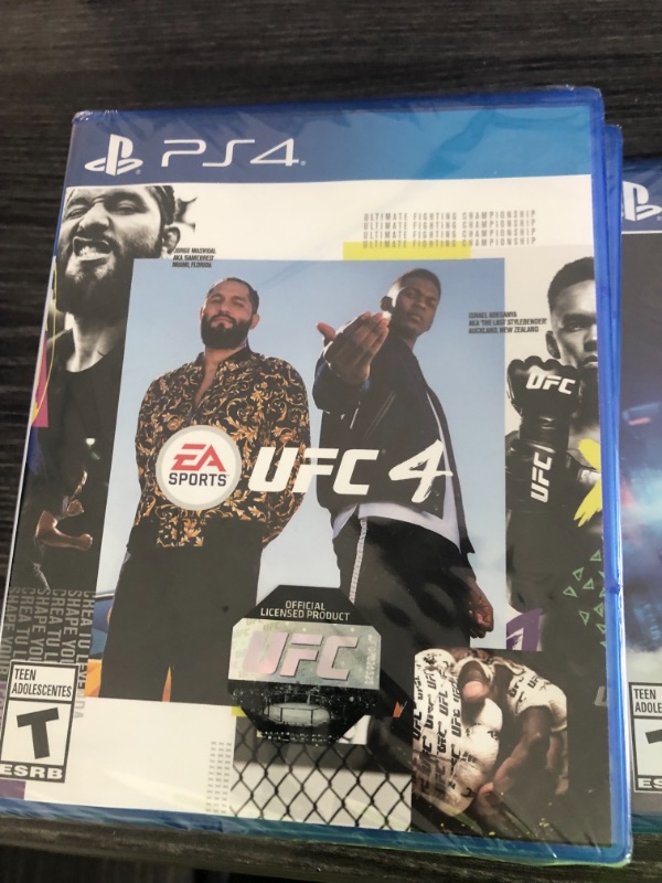 Photo 2 of UFC 4 - PlayStation 4