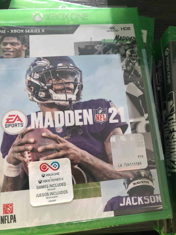 Photo 2 of Madden NFL 21 - Xbox One