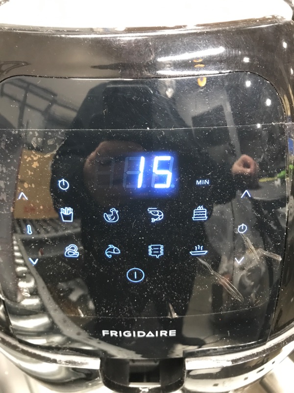 Photo 3 of ***TESTED POWERS ON*** Frigidaire EAF601-BLACK 6L Easy-to-Use Digital Air Fryer, 8.2qt, Black ***MISSING FRY BASKET*** 