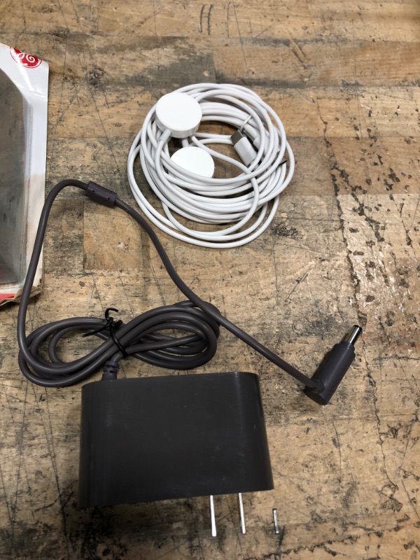 Photo 1 of Bundle of 3
6-Outlet Extender, Battery Charger, Set of 2 Phone Chargers 