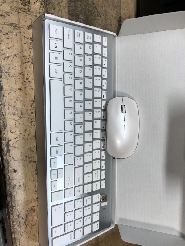 Photo 2 of JOYACCESS USB Wireless Keyboard and Mouse White 