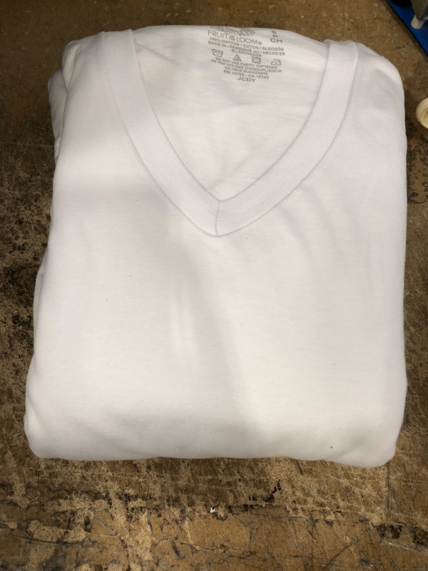 Photo 2 of Fruit of the Loom Men's 12pk V-Neck Shirt - White

