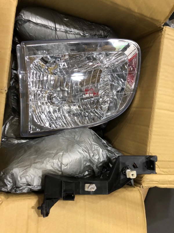 Photo 2 of ***PARTS ONLY*** Dorman 1590850 Driver Side Headlight Assembly Compatible with Select Toyota Models
