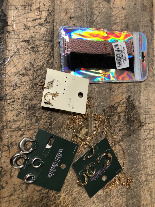 Photo 1 of accessory bundle - 4 pcs