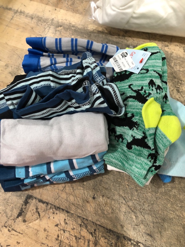 Photo 1 of Boys' 6 PAIR Striped Boxer Briefs - Cat & Jack™ SIZE L 12/14
Boys' 7pk Space-Dye Dino Ankle Socks - Cat & Jack™ Green SIZE M



