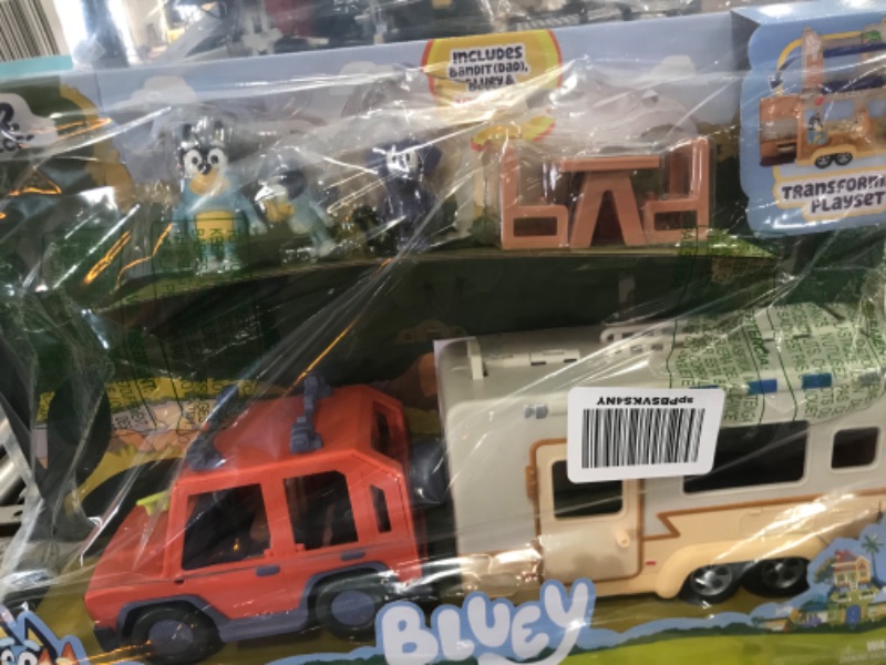 Photo 2 of Bluey Ultimate Caravan Adventures - Caravan Playset and Three 2.5-3" Figures & 4WD Family Vehicle with 2 Surfboards