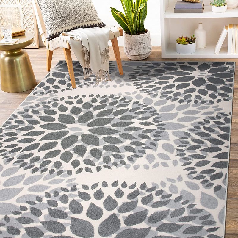 Photo 1 of Rugshop Modern Floral Circles Design Easy Cleaning for Living Room,Bedroom,Home Office,Kitchen Non Shedding Area Rug 3'1" x 5' Gray
