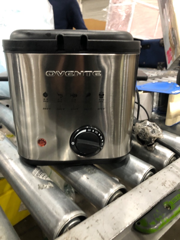 Photo 2 of **Parts ONLY** NON FUNCTIONAL**TESTED**OVENTE Electric Deep Fryer with Removable Basket