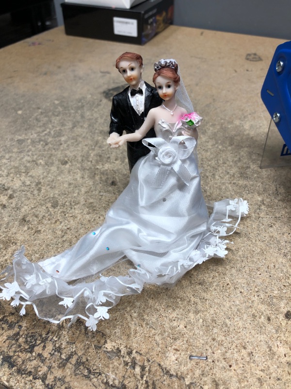 Photo 2 of 5" Wedding Cake Toppers Bride and Groom Funny Cake Toppers Bride and Groom Figurine for Wedding Cakes Mini Couple Statues Wedding Dress Cake Decoration for Couple Engagement Wedding Party