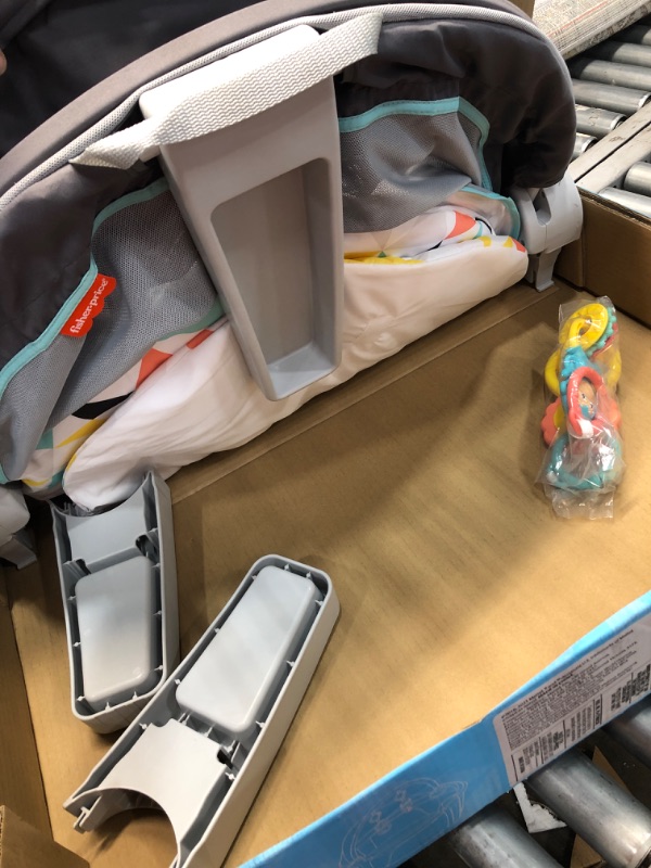Photo 1 of Fisher-price Drf13 on-the-go Baby Dome
