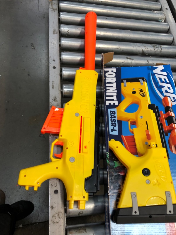 Photo 2 of (DAMAGE, INCOMPLETE)NERF Fortnite BASR-L Blaster
**BROKEN, MISSING SCOPE**