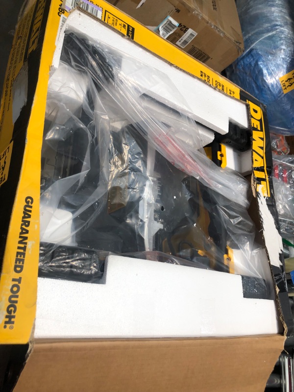 Photo 3 of DEWALT Table Saw for Jobsite, Compact, 8-1/4-Inch (DWE7485)
