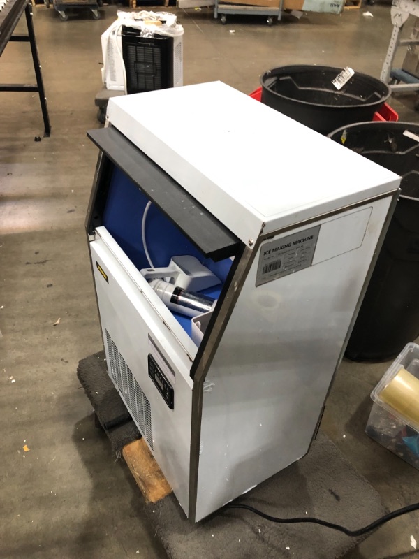 Photo 5 of **not functional-minor dents-parts only**
110 lb. / 24 H Commercial Freestanding Only Food Grade Construction Flake Ice Machine for Seafood Restaurant, Silver
