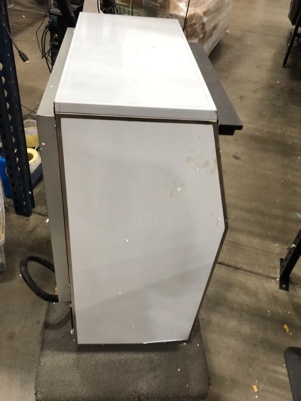 Photo 11 of **not functional-minor dents-parts only**
110 lb. / 24 H Commercial Freestanding Only Food Grade Construction Flake Ice Machine for Seafood Restaurant, Silver
