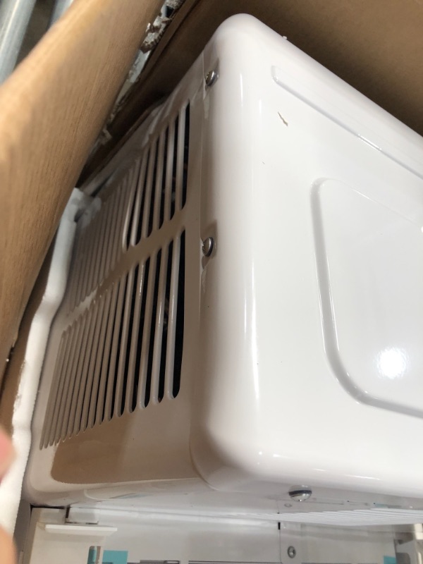 Photo 4 of **tested**
Midea 8,000 BTU Smart Inverter U-Shaped Window Air Conditioner, 35% Energy Savings, Extreme Quiet, MAW08V1QWT (1860705)
