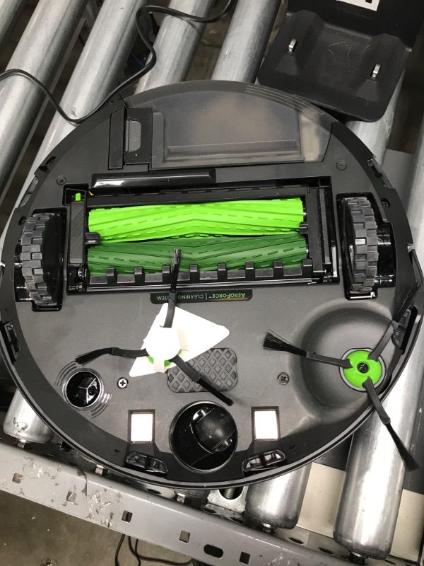 Photo 3 of ***TESTED WORKING*** `iRobot® Roomba® j7 Wi-Fi® Connected Robot Vacuum - Identifies & avoids Obstacles, Works w/ Alexa, Ideal for Pet Hair, Carpets