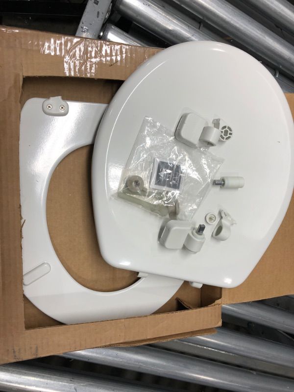 Photo 2 of ***MAJOR DAMAGE/SEE PHOTOS***MAYFAIR 843SLOW 000 Lannon Toilet Seat will Slow Close and Never Loosen, ROUND, Durable Enameled Wood, White White 1 Pack Round Toilet Seat
