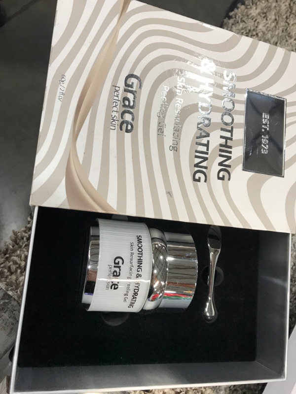 Photo 1 of RESURFACING PEEL GEL EXFOLIATES DULL AND DEAD TOP LAYERS OF SKIN REDUCES ACNE MARKS AND PORES EVENS SKIN TONES STIMULATES THE PRODUCTION OF NEW CELLS AND SMOOTHS SKIN TEXTURE NEW 