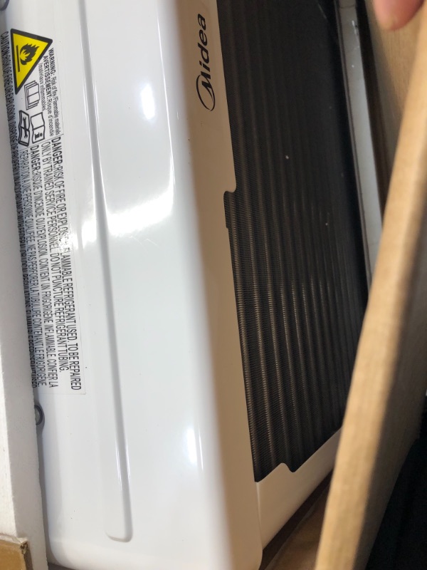 Photo 4 of **OPENED**DENTED**
Midea 8,000 BTU Smart Inverter U-Shaped Window Air Conditioner, 35% Energy Savings, Extreme Quiet, MAW08V1QWT (1860705)
