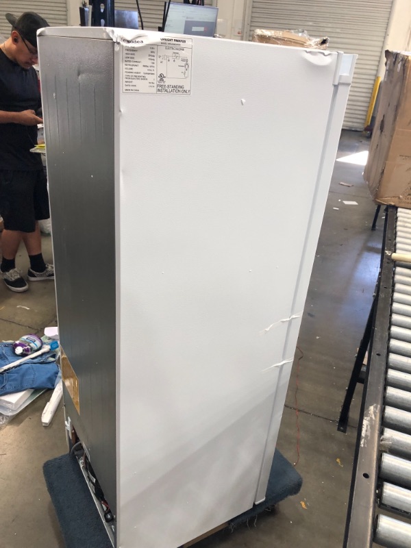 Photo 10 of **DENTED**
MIDEA MRU05M2AWW Freezer, 5.3 Cu.ft, White
