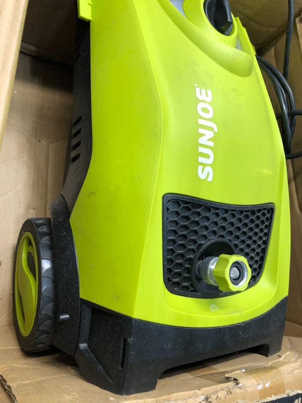 Photo 7 of **USED**
Sun Joe SPX3000 2030 Max PSI 1.76 GPM 14.5-Amp Electric High Pressure Washer, Cleans Cars/Fences/Patios, 15.6 x 13.5 x 33.9
