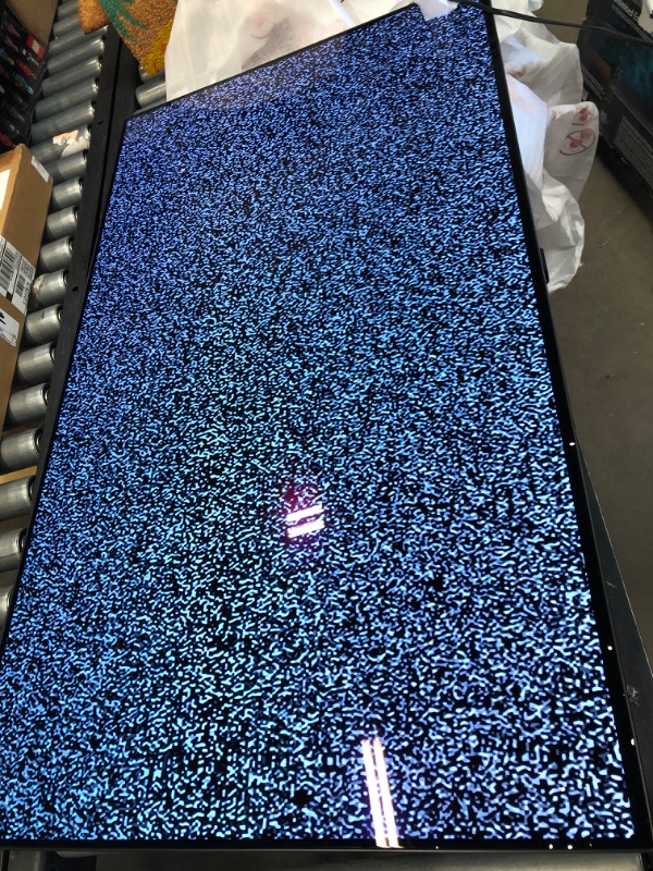 Photo 2 of LG OLED48CXPUB Alexa Built-In CX 48" 4K Smart OLED TV (2020)
