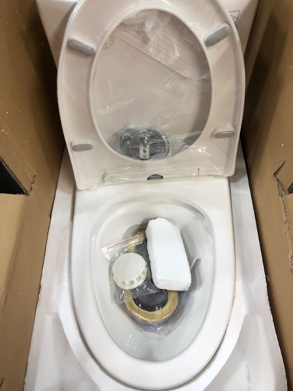 Photo 4 of ***UNTESTED*** Swiss Madison Well Made Forever SM-1T254 St. Tropez One Piece Toilet, 26.6 x 15 x 31 inches, Glossy White
