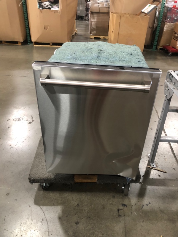 Photo 6 of (DENTED EXTERIOR/INTERIOR; DENTED/DAMAGED DOOR; DAMAGE LOWER TRACK) COSMO COS-DIS6502 24 in. Dishwasher in Fingerprint Resistant Stainless Steel with Stainless Steel Tub
