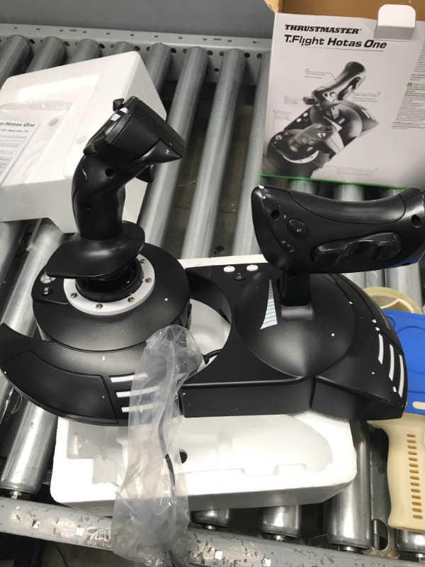 Photo 2 of Thrustmaster T-Flight Hotas One (XBOX Series X/S & XOne and Windows)