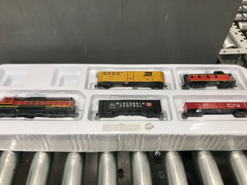 Photo 2 of Bachmann Trains - Rail Chief Ready To Run 130 Piece Electric Train Set - HO Scale