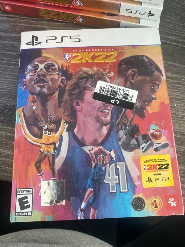 Photo 2 of NBA 2K22 75th Anniversary Edition - PlayStation 5
