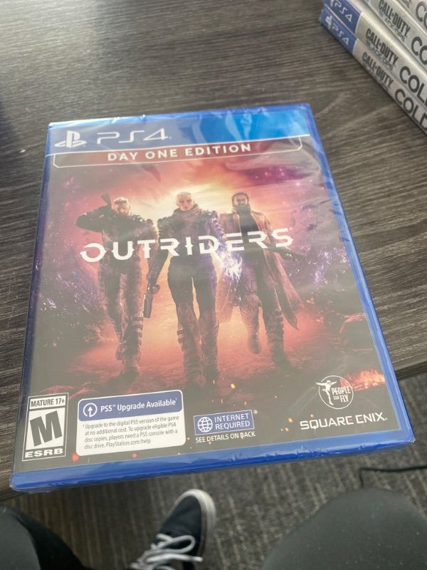 Photo 2 of Outriders Day One Edition - PlayStation 4
