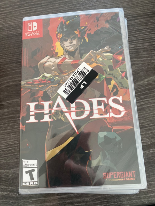 Photo 2 of Hades - Nintendo Switch