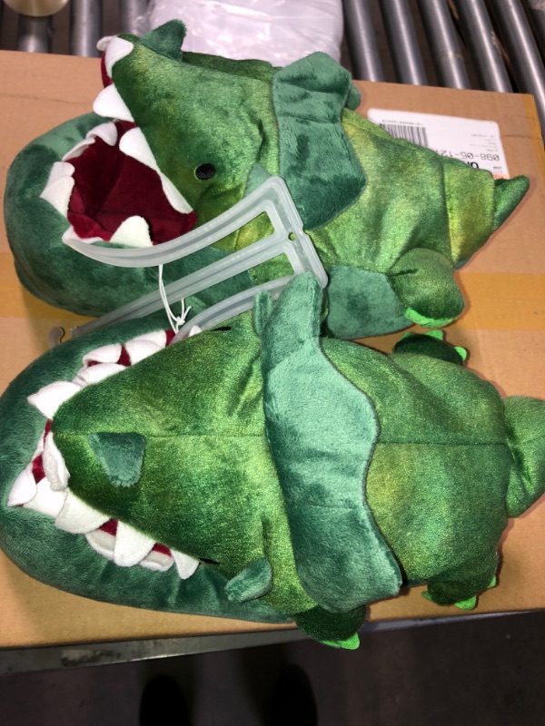 Photo 1 of 6 pack - Boys' Dylan Dinosaur Slippers - Cat & Jack™-size 6 
