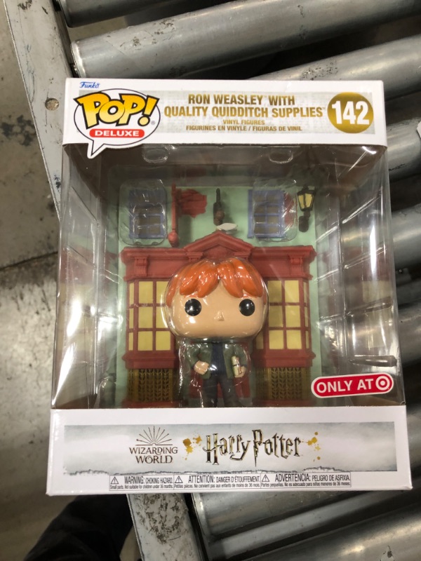 Photo 1 of Funko Pop Deluxe Harry Potter Ron Weasley #142 6" Vinyl Figure (Damaged Box)
