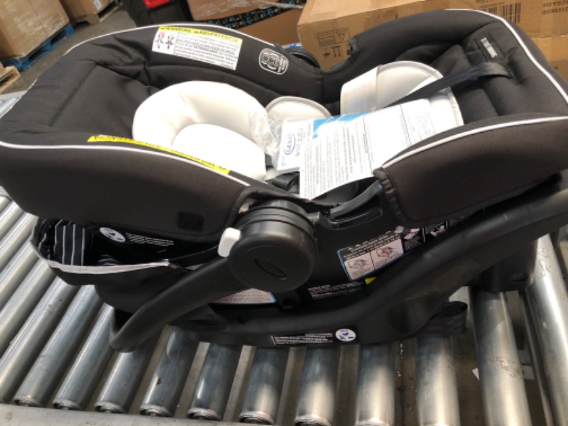 Photo 3 of Graco SnugRide 35 Lite LX Infant Car Seat - Studio047406171262
