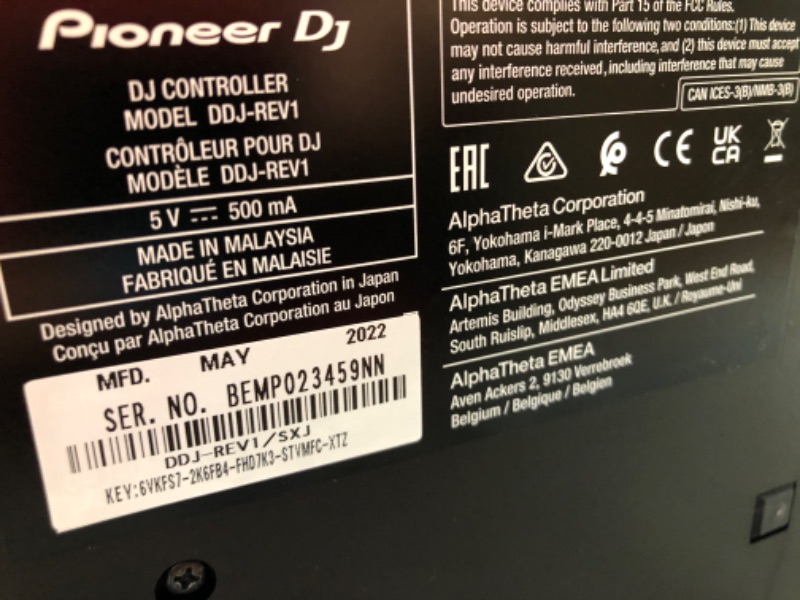 Photo 4 of Pioneer DJ DDJ-REV1 2-deck Serato DJ Controller
