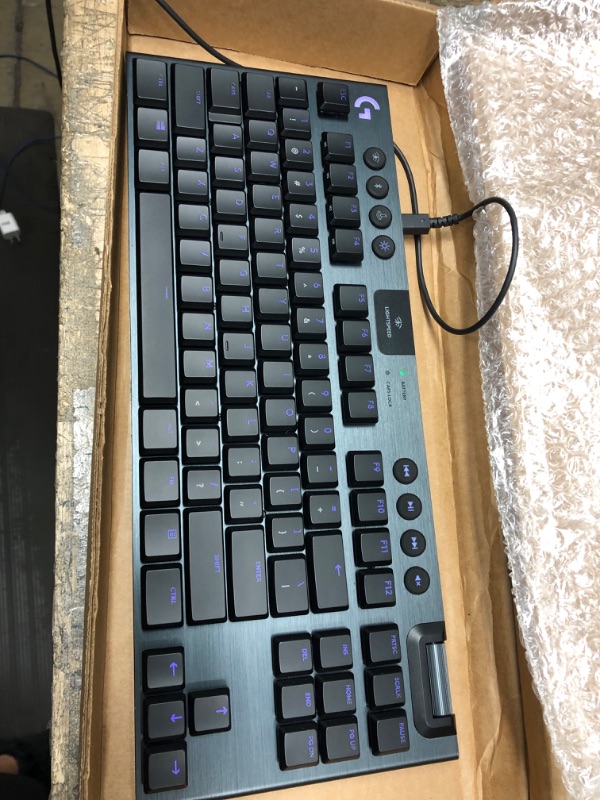 Photo 2 of Logitech G915 TKL Tenkeyless Lightspeed Wireless RGB Mechanical Gaming Keyboard   ,kjuycliuyoiu8