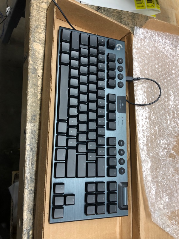 Photo 4 of Logitech G915 TKL Tenkeyless Lightspeed Wireless RGB Mechanical Gaming Keyboard   ,kjuycliuyoiu8